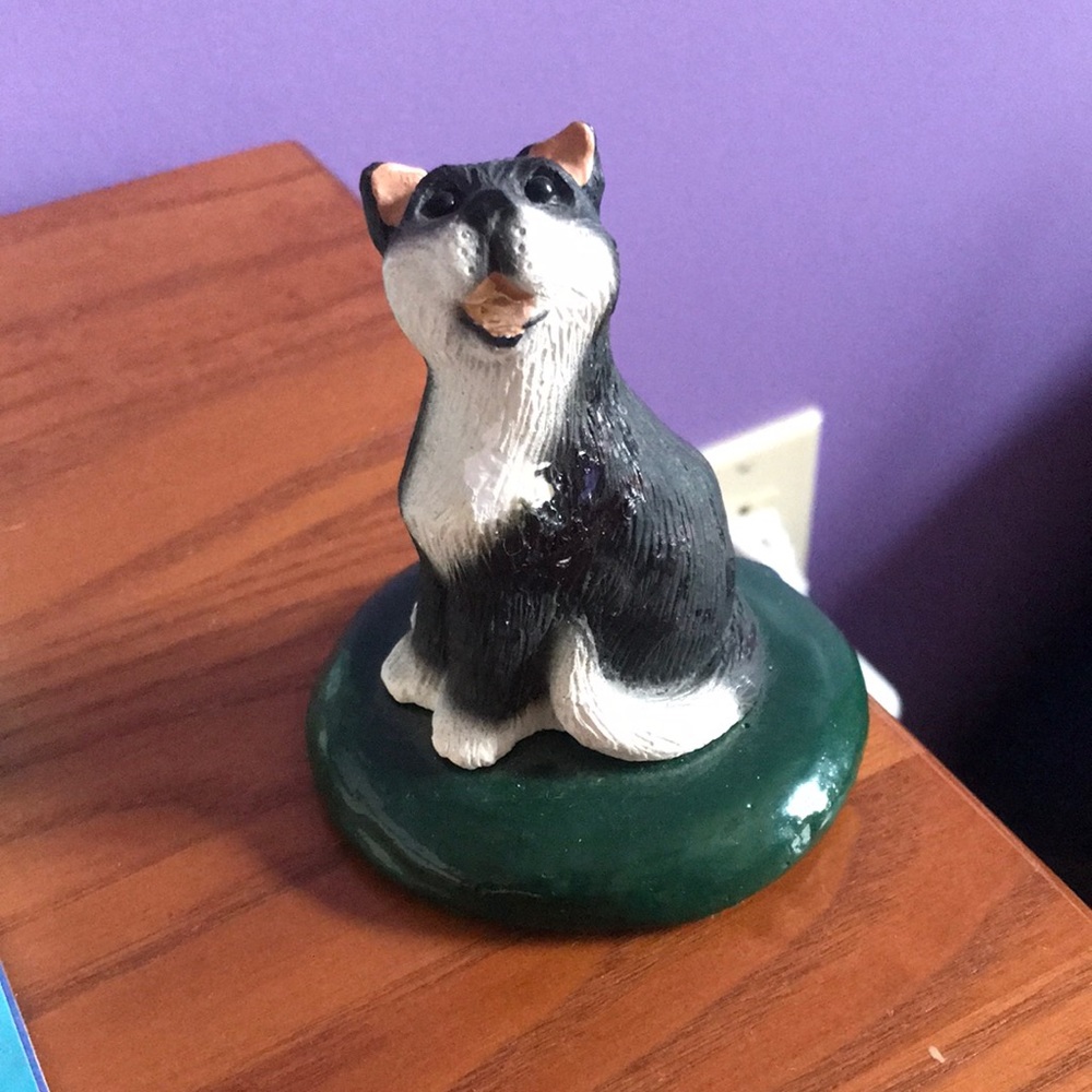 Byer’s Choice Cat Statue
